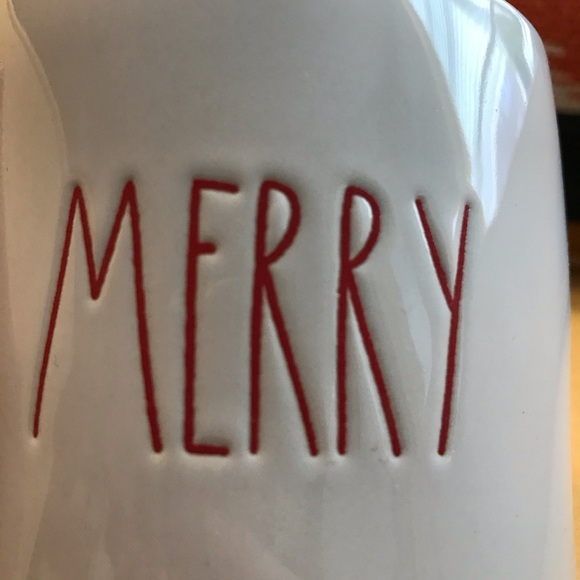 Rae Dunn MERRY CHRISTMAS mug red coffee tea NWT - Picture 7 of 8